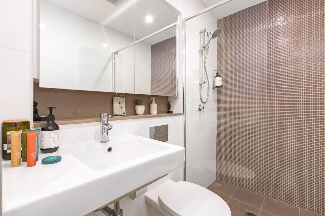 Urban Oasis In Waterloo With Private Balcony Apartment