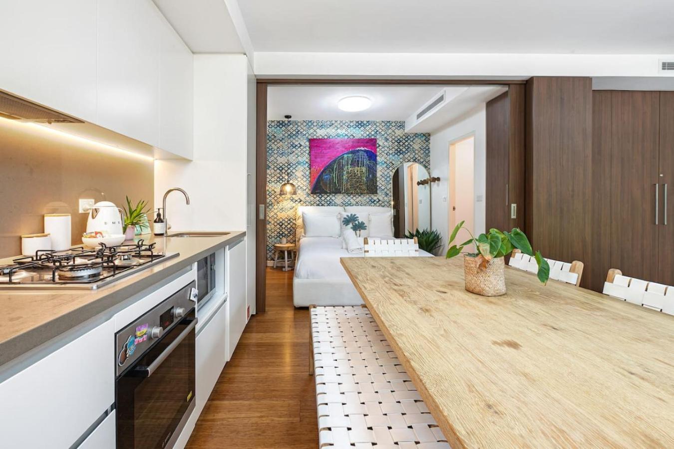 Urban Oasis In Waterloo With Private Balcony *