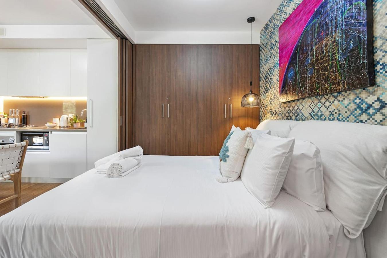 Urban Oasis In Waterloo With Private Balcony * Sydney